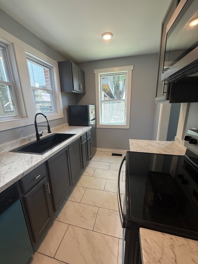 Photo - 610 Cabell Dr