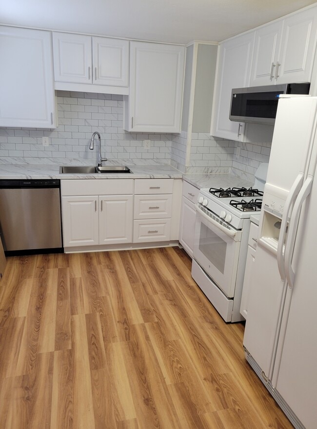 Photo - 217 Thurber St