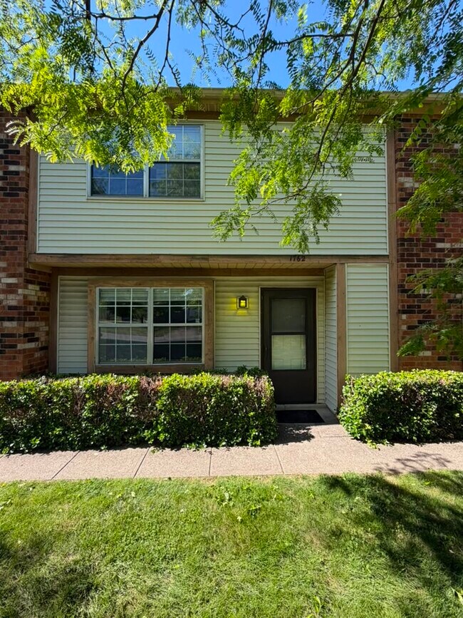 Photo - 1762 Queensbridge Dr