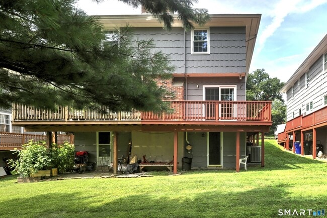 82 Sunrise Ave