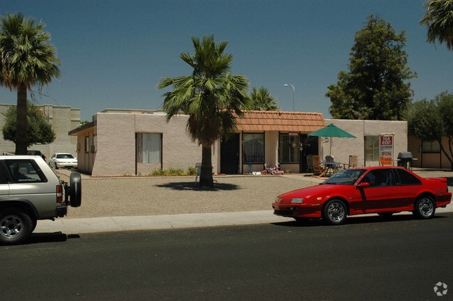 Building Photo - Beverly IV Rental