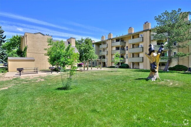 Building Photo - 3030 Oneal Pkwy Unit M-35 Rental