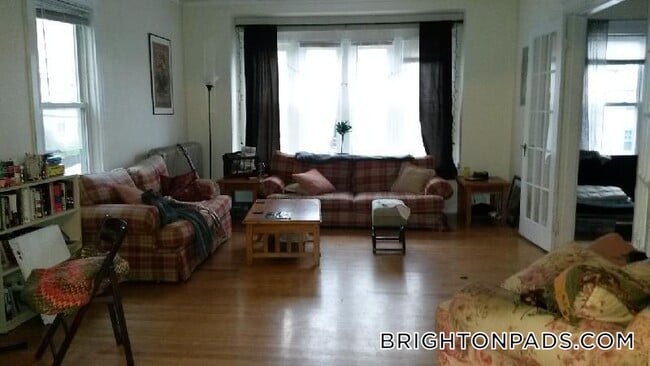 Photo - 13 Sparhawk St Apartment Unit 2