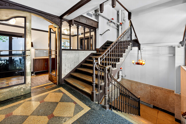 Photo - 325 S Salina St Unidad Floor 2