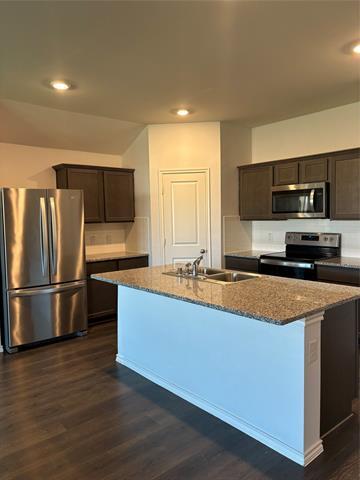 Photo - 1001 Euston St