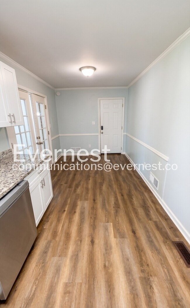 Photo - 735 Hillcrest Dr