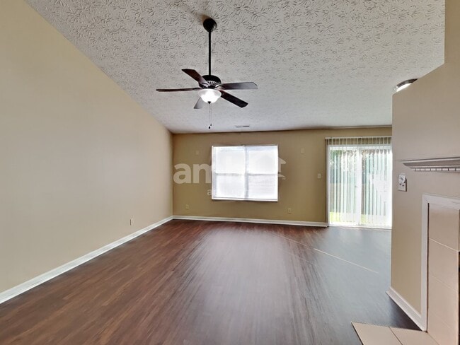 Photo - 769 Kingston Cir