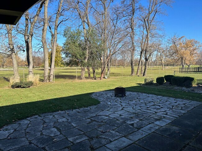 Photo - 1004 Hastings St