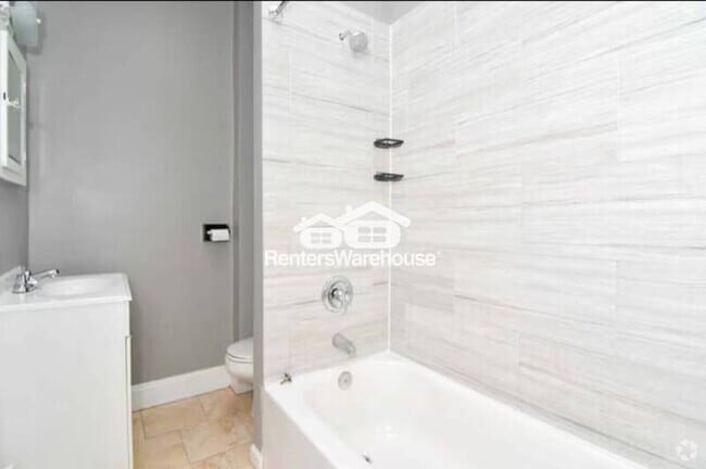 Building Photo - 5 S Wickham Rd Unit 2 Rental