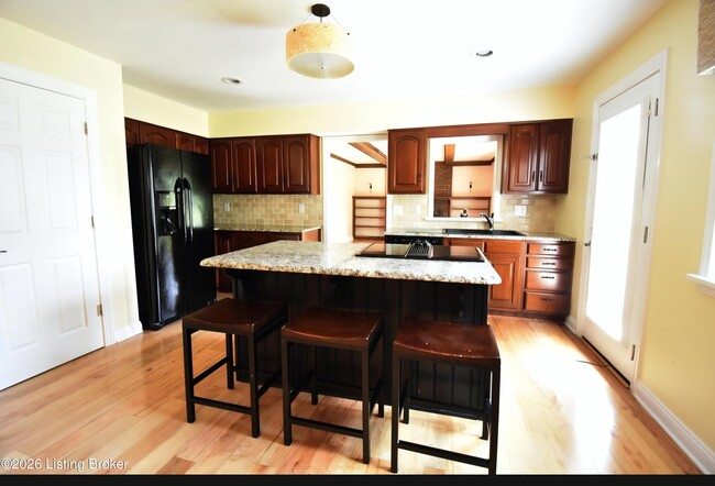 Photo - 308 Hawick Pl