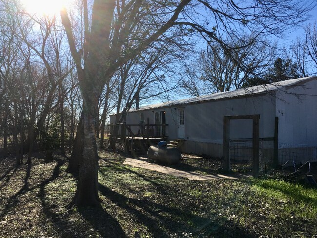 Building Photo - 1330 Southpoint Dr Rental