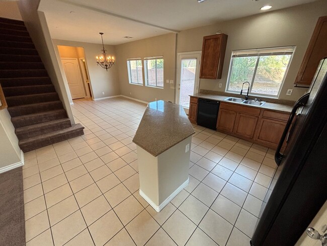 Photo - Spacious 4BED/3BATH Home Located in North ...