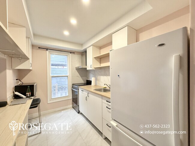 Photo - All-Inclusive 1-Bedroom Main Level Apartment with Parking – Brampton Unit B