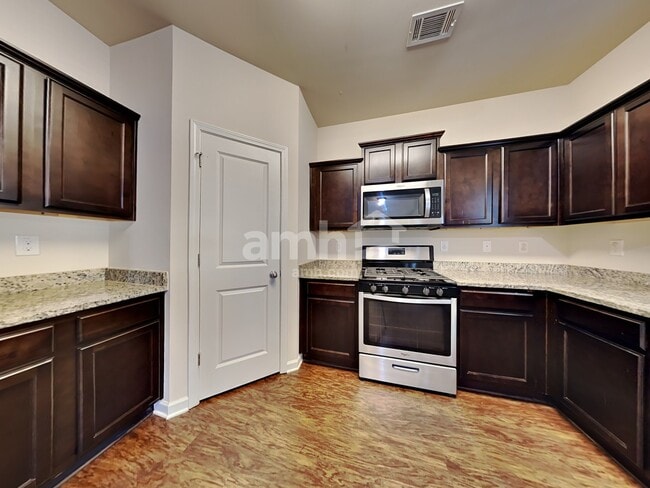 Photo - 4055 Clay Ct SE