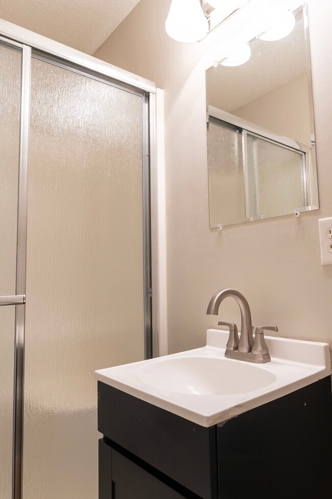 Photo - 225 Springfield Cir