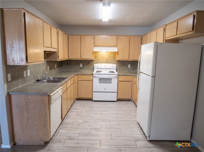 Photo - 2704 Edgefield St