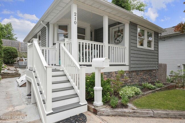 Photo - 210 Linden Ave