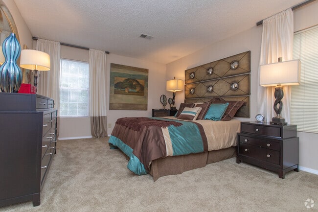 2BR, 2BA - 1090SF