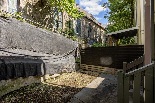Photo - 17 E Ashmead St