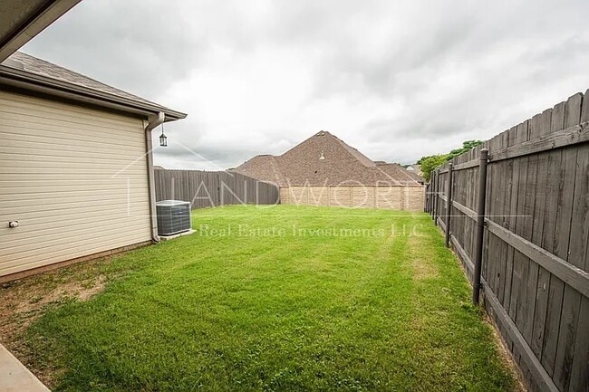 Photo - 3 bed 2.5 bath Beautiful Property