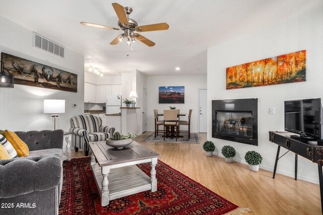 Building Photo - 1701 E Colter St Unit 458