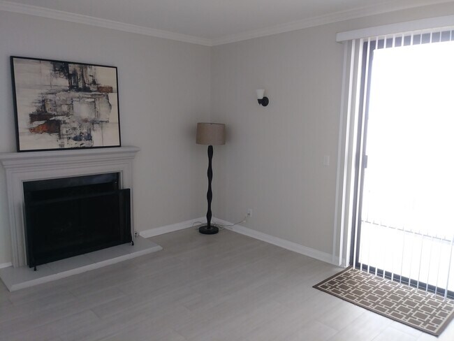 Photo - 1845 Holmby Townhome - MUST SEE!