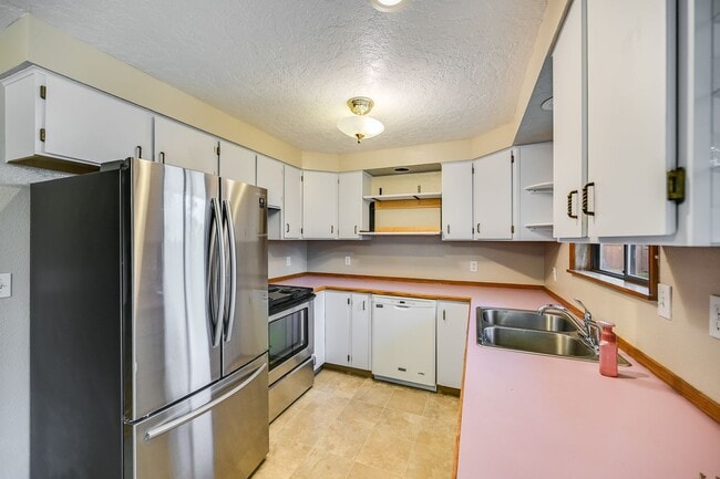 Photo - 1825 Davis Rd