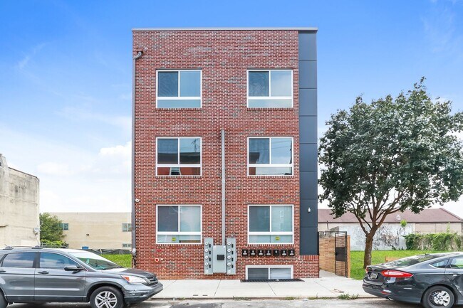 Building Photo - 2009 N 22nd St Unit 4