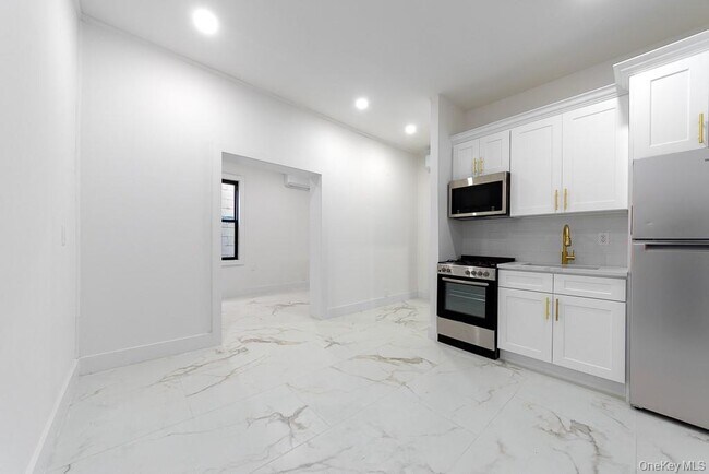 315 Riverside Blvd Unit 5