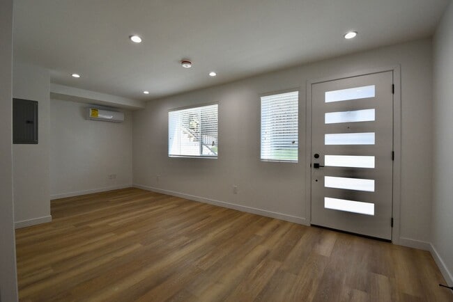 Photo - 2119 Elsinore St Unit 06