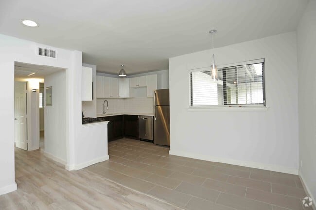 2 BR - Bedroom, Ceiling Fan