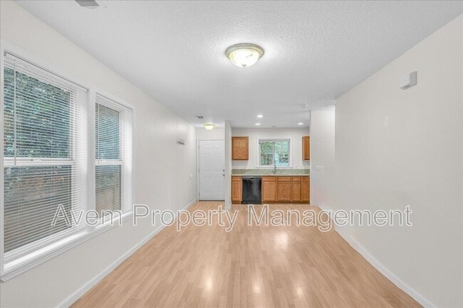 Photo - 55 NE Cook St