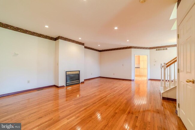 Photo - 651 Fawn Cir