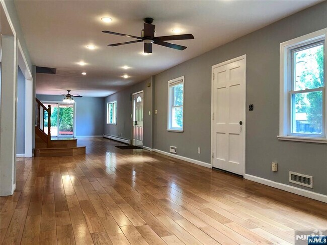 Building Photo - 610 Roosevelt Blvd Rental