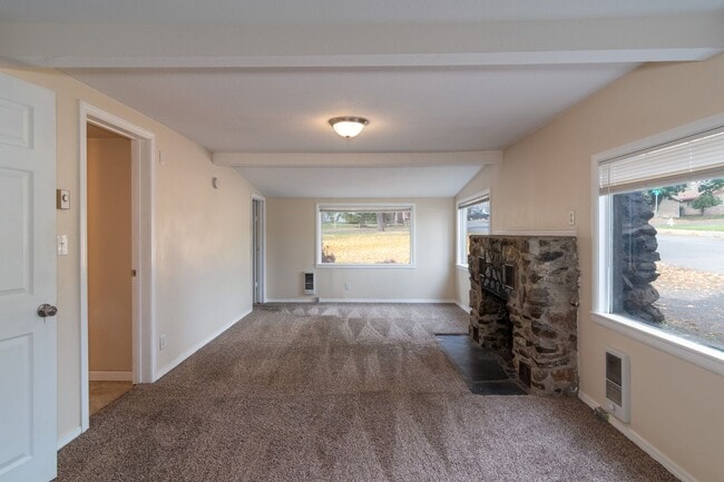 Photo - Charming 3 Bedroom 2 Bath House Near EWU!!