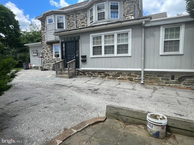 Photo - 16 Windsor Ave