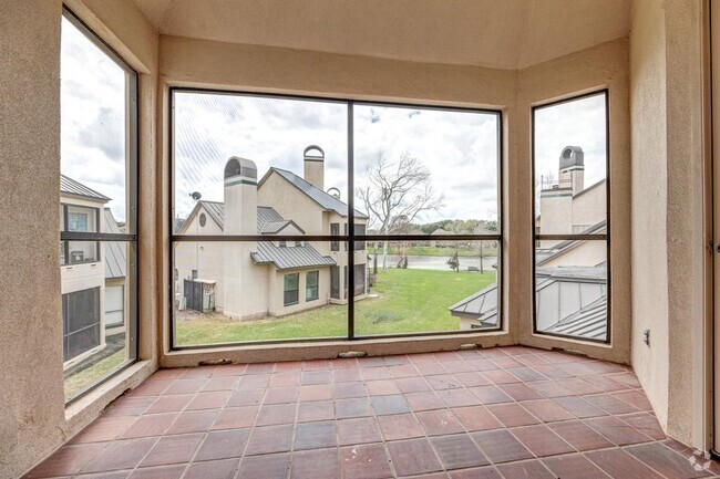 Building Photo - 4144 Greystone Way Unit 706 Rental