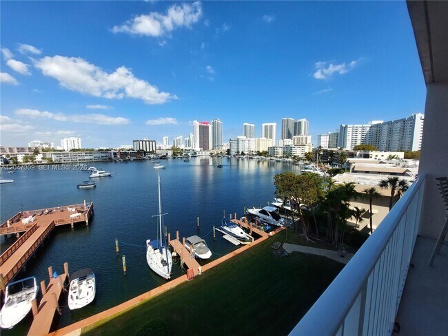 Photo - 400 Golden Isles Dr Unit 47