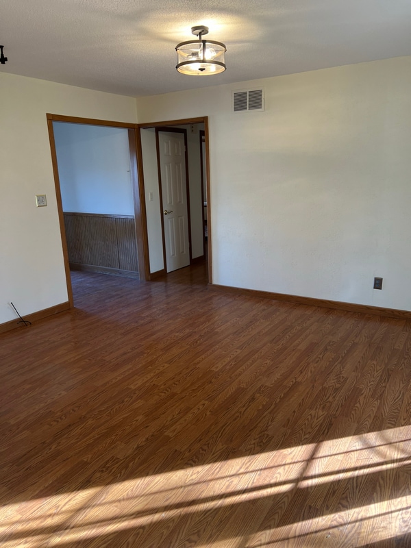 Photo - 304 Smalley St