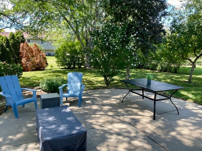 Photo - 4202 Lake St