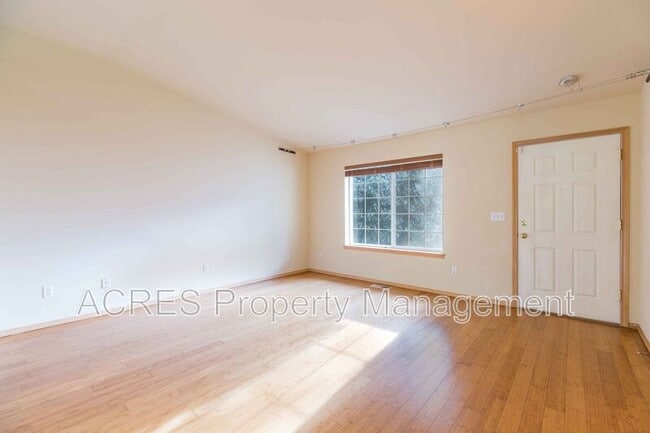 Photo - 620 S 192nd Pl