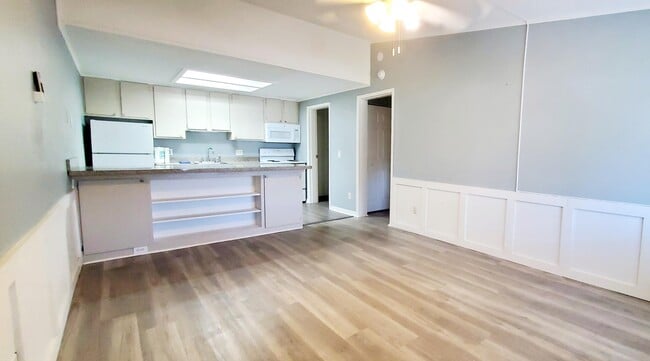 Building Photo - 560 7th Pl Rental
