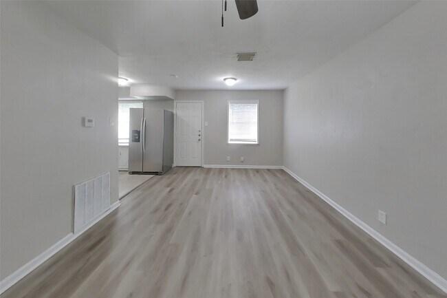 Photo - 12306 Foxridge Dr