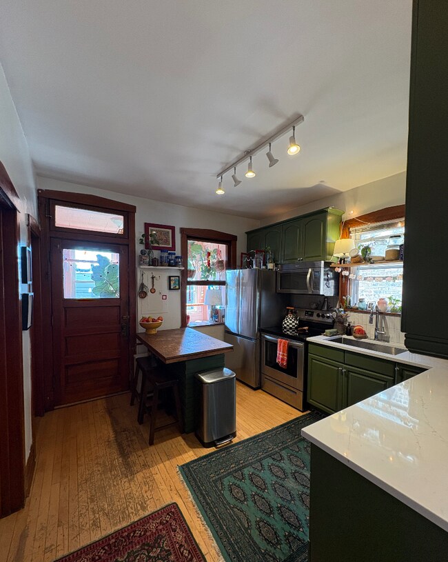 Photo - 3352 N Avers Ave Apartamentos Unidad 2