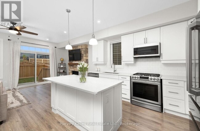 Photo - 129 Red Pine St.