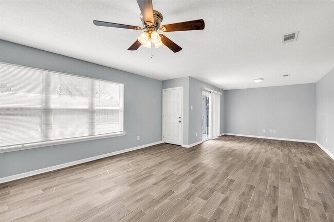 Photo - 10003 Windriver Dr