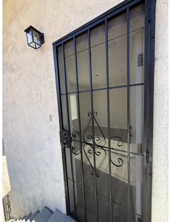 Photo - 1341 E 59th Pl