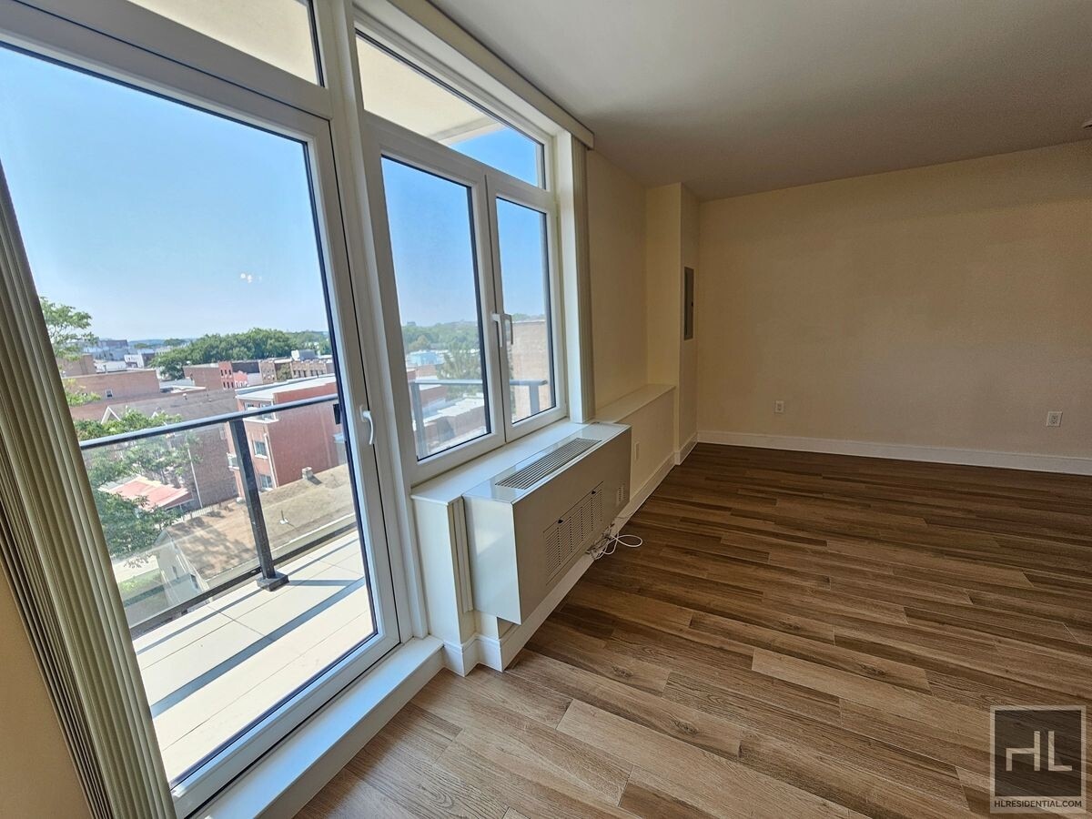 Northern Boulevard - Northern Boulevard Apartment Unit 6F