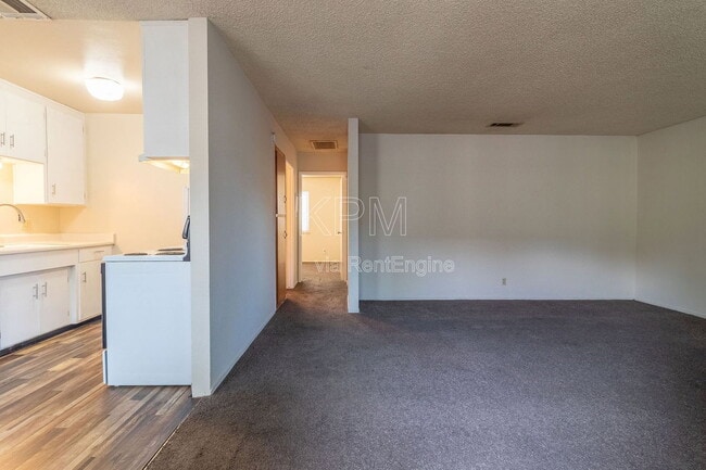 Photo - 2178 Lucerne Ave