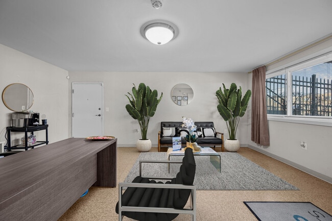Photo - Hilltop Apartments